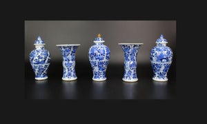 Vase - Porcelæn - Kina - Kangxi (1662-1722) - Miniature garniture sæt