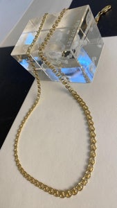 Meget smuk halskæde med unikt mønster I 14 karat guld 