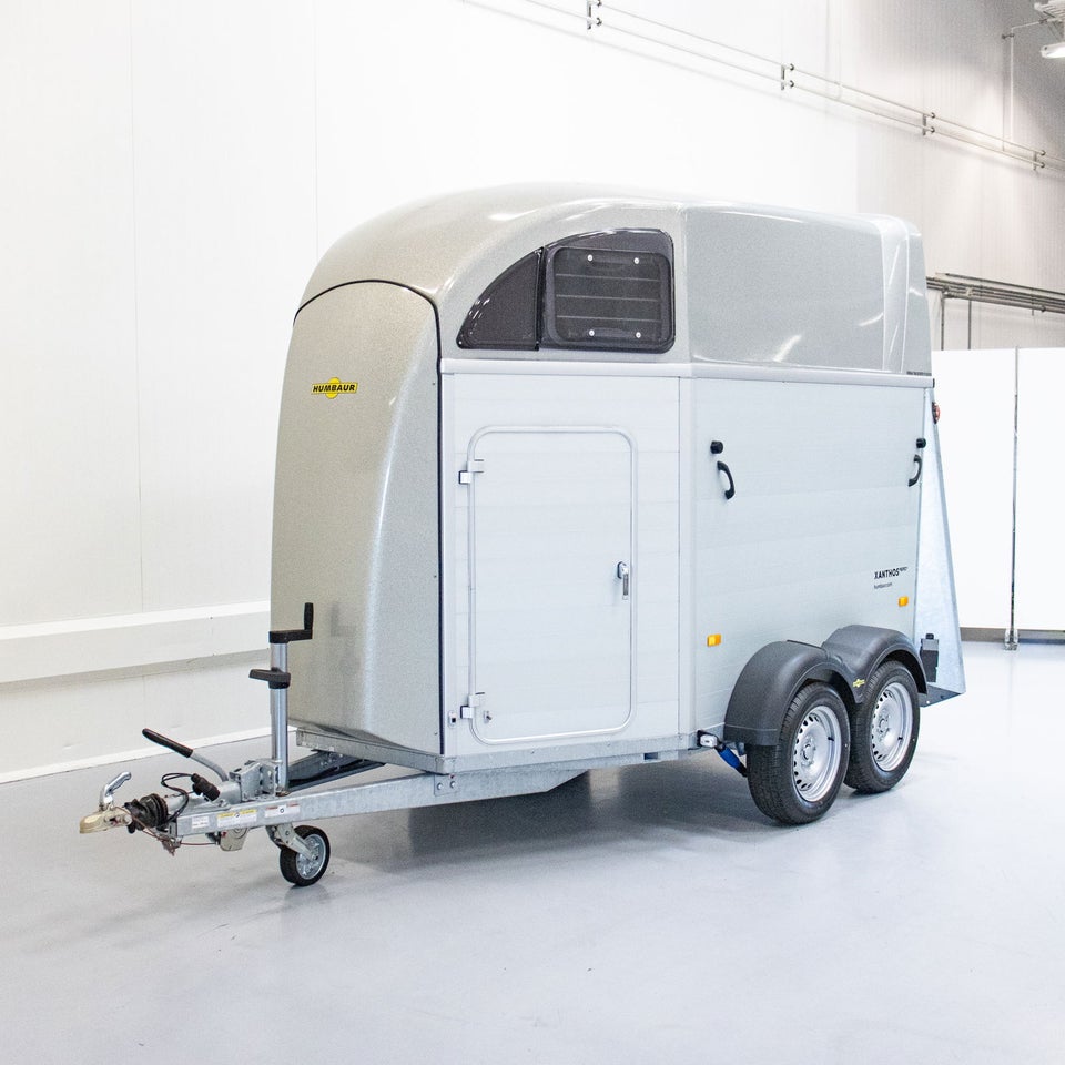 Humbaur Xanthos Aero | Hestetrailer med sadelrum...