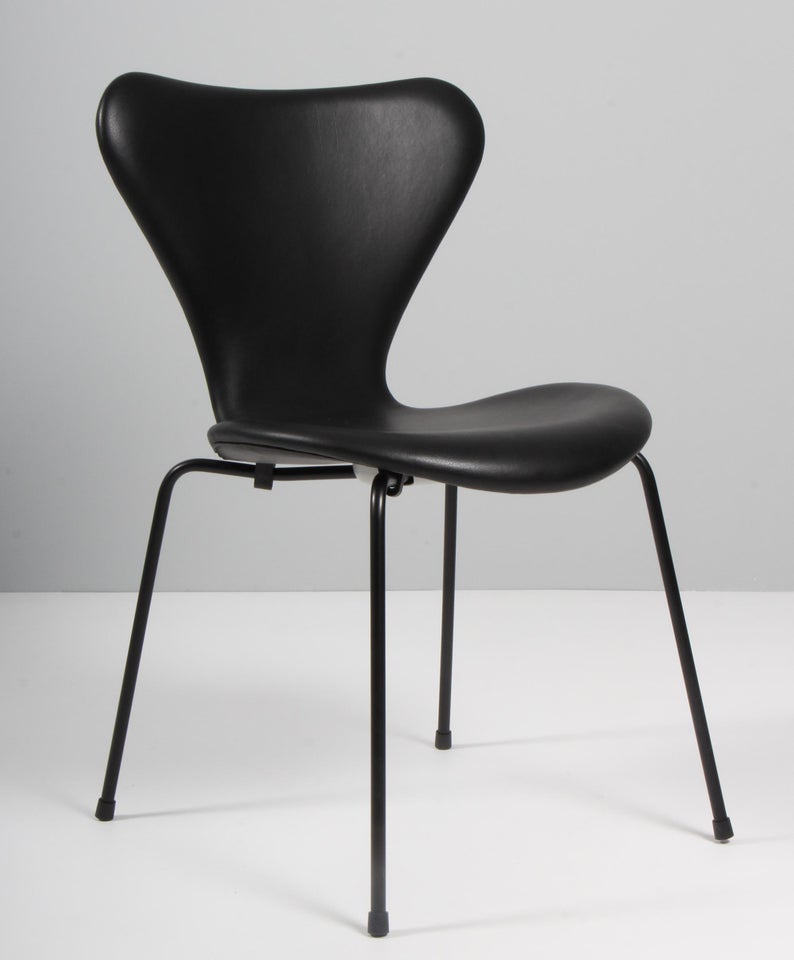 Arne Jacobsen, 3107 "Syveren", Stole anilin læder