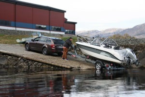 Tysse 6257 (1300 kg) bådtrailer med selvjusterende vugge - Testvinder i Bådliv!