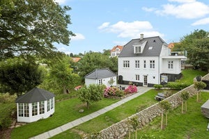 3-værelses Villa på 127 m² til 7500000 kr. Strandvejen 78A, Sandvig, 3770 All...