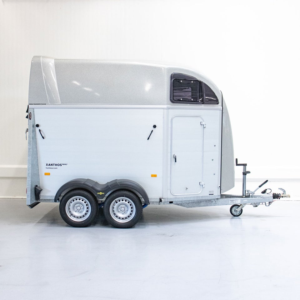 Humbaur Xanthos Aero | Hestetrailer med sadelrum...