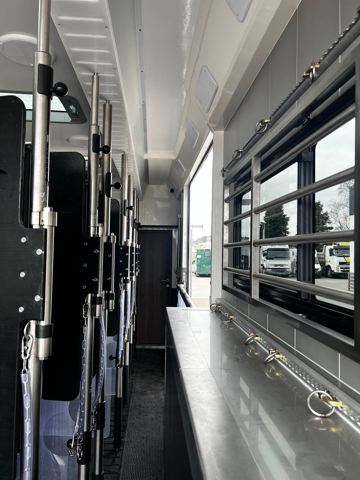 Scania P420 - Årg 2023 - living og plads til 8...