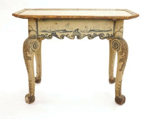 Originaldekoreret bord med talrige skæringer. Nordjylland el
