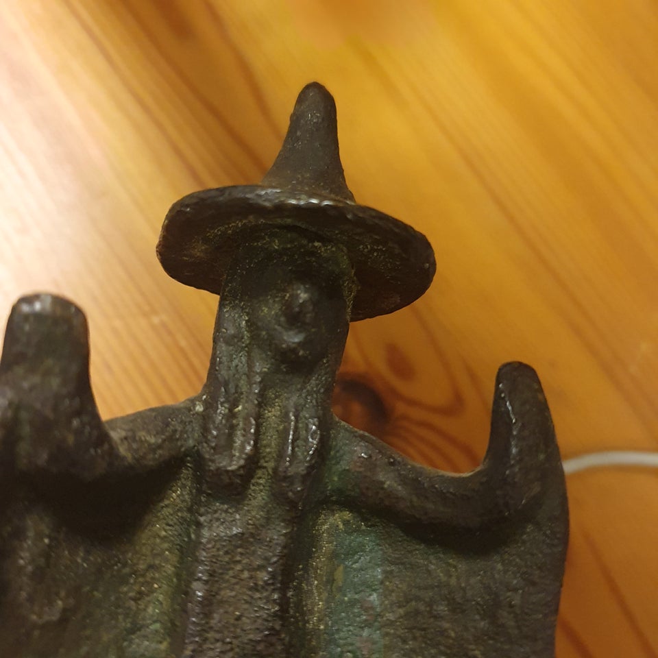 Helligdommen bronze figur 