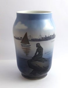 Royal Copenhagen. Vase med den lille havfrue. Langelinie. Mo