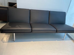 Wegner AP 35 sofa m nye hynder og ny polstret i sort Italiensk Marchettolæder