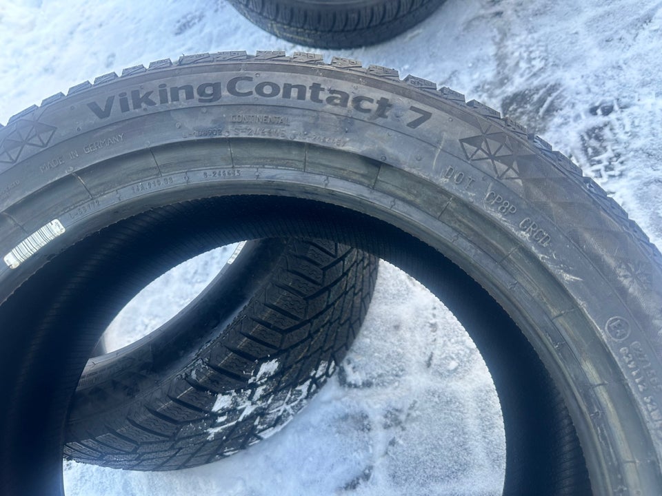 2x Nye Vinterdæk 235/45R17 Continental 