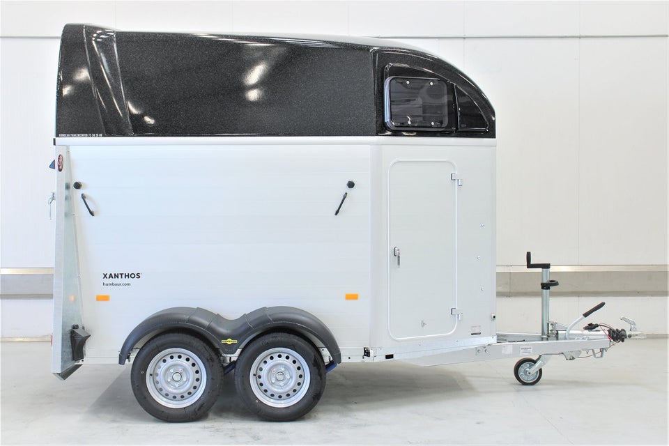 Humbaur Xanthos 2400 | Hestetrailer med sadelrum...