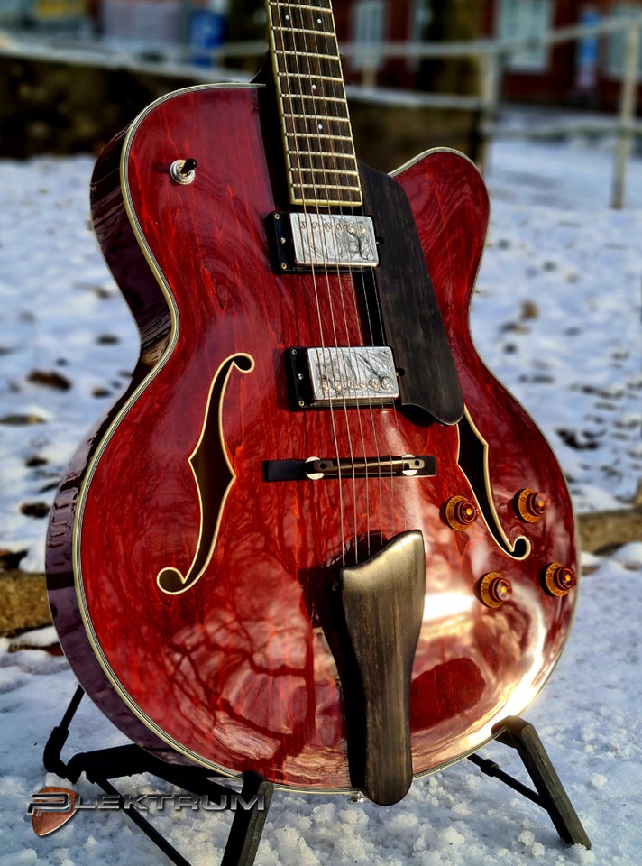 Eastman AR403CED guitar