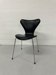 Arne Jacobsen ‘Syveren/3107’ Fritz Hansen.