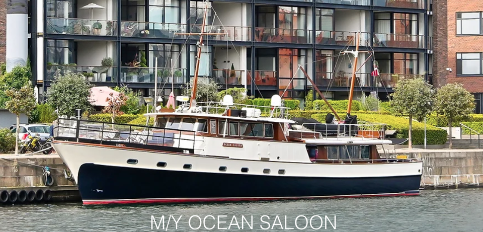 Classic Motor Yacht (1964) - Ocean Saloon