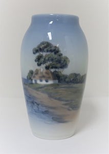 Royal Copenhagen. Vase. Model 2887-88-5. Højde 12,5 cm.  (1