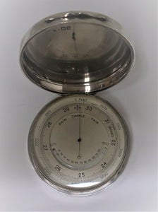 Barometer. Rund sølvæske sterling (925). Produceret England,