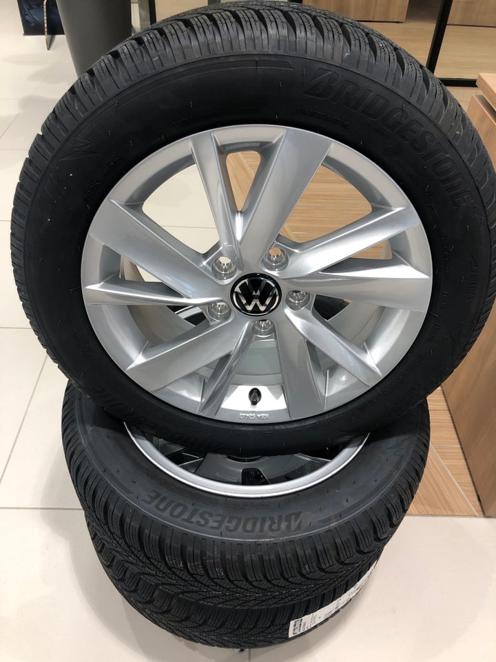 Golf 16" Alufælge med Bridgestone vinterdæk