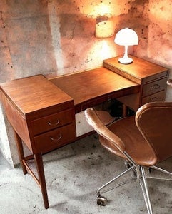 Art Deco Petite teak skrivebord / sminkebord / konsol 