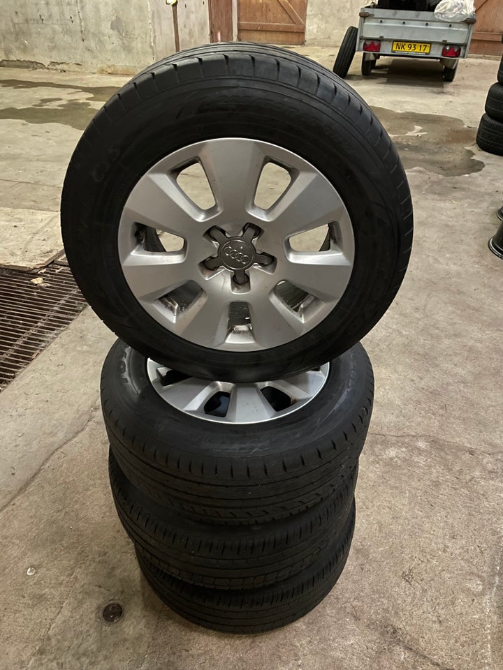 16” orignale Audi A6 fælge. Med sommerdæk 