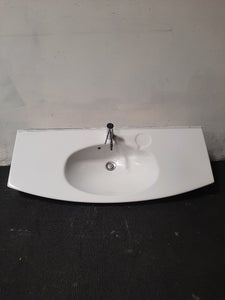 Ifö håndvask i porcelæn med armatur 1150x140x475 mm, hvid