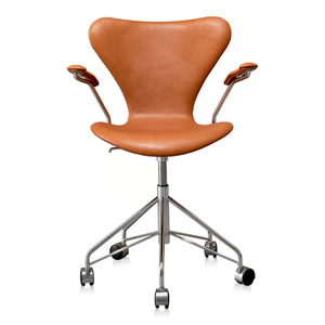Arne Jacobsen 3217 Originalt Elegance Walnut Anilin