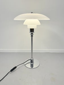 Poul Henningsen, PH 3/2 bordlampe.