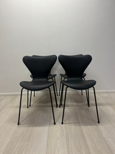 Syverstol 3107 Serie 7, fuldpolstret af Arne Jacobsen 