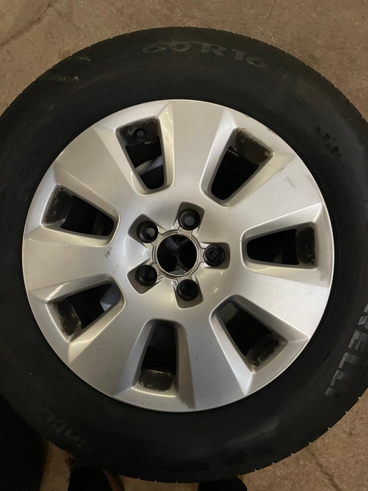 16” orignale Audi A6 fælge. Med sommerdæk 