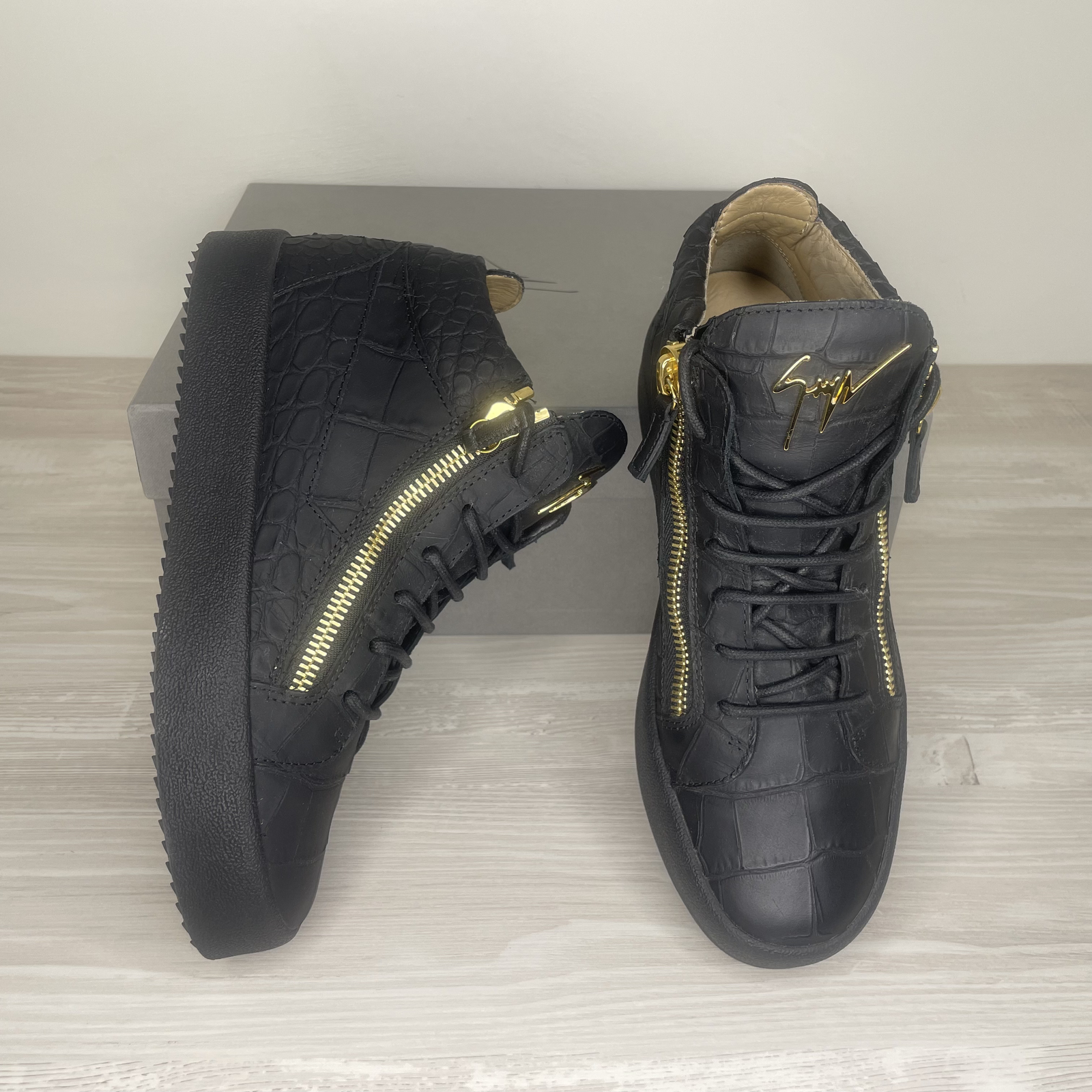 Produktionscenter banner Bule Giuseppe Zanotti Sneakers, London Double Zip Mid 'Black' (41) – dba.dk –  Køb og Salg af Nyt og Brugt