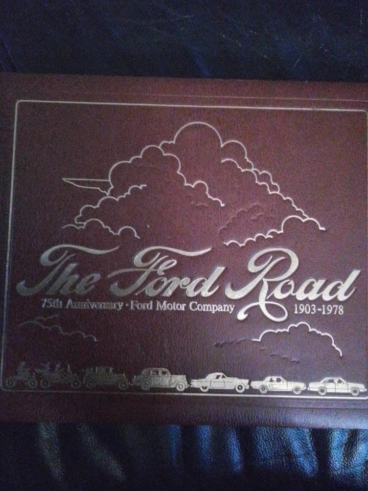 The ford road 1903-1978   af Lorin Sorensen