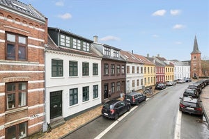 4-værelses Ejerlejlighed på 104 m² til 2395000 kr. Thorsgade 26, 1., + 2. sal...