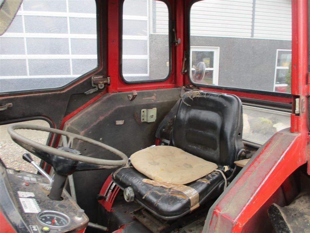 474 En ejers traktor med lukket kabine på IH