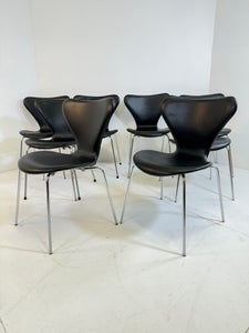 Arne Jacobsen 7er i sort ægte læder 