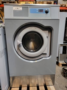 Electrolux industri vaskemaskine til hestedækken eller malkeklude.