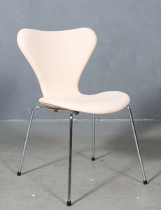 Arne Jacobsens 7´erstole model 3107, Vegetabilsk.