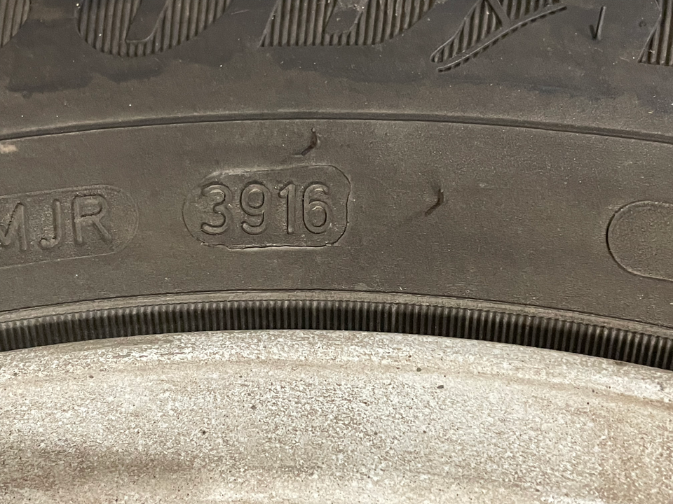 Vinterdæk VW Golf 7 Goodyear UltraGrip195/65 R15