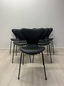 Syverstole af Arne Jacobsen Nypolstrede 