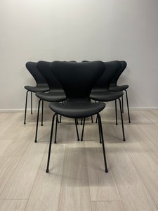 Syverstol 3107 Serie 7, fuldpolstret af Arne Jacobsen 