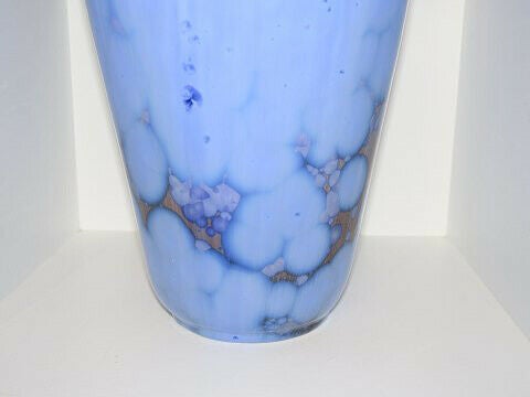 Royal Copenhagen

Stor blå krystalglasur vase af...