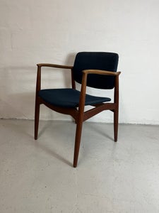 Erik Buch Captain chair 