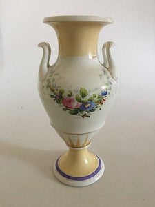 Bing & Grøndahl Tidlig vase med overglasur dekoration. VI SENDER