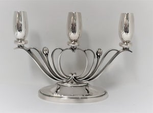 Evald Nielsen. 3-armet sølv lysestage. Højde 17,5 cm. Længde