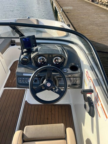 Bayliner VR5