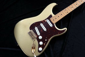 Custom Shop Stratocaster 56 Gold Relic Finish