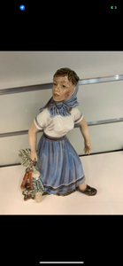 Dahl Jensen porcelænsfigur, “Gartnerpige med grøntsager”