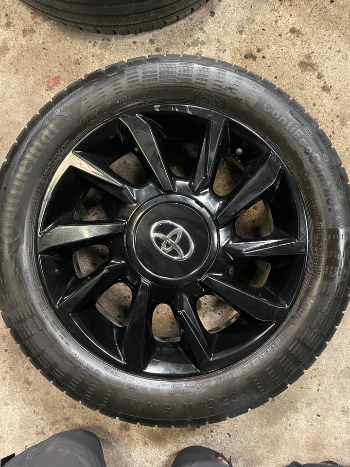 15” orignale Toyota Aygo fælge med Continental s...