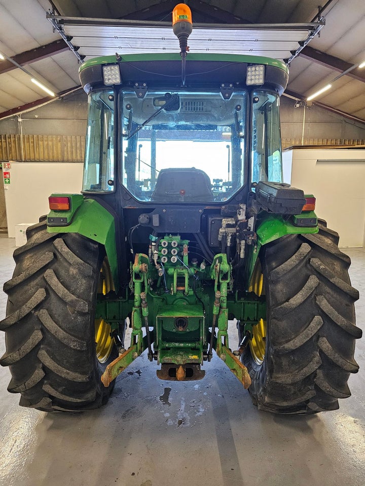 John Deere 5515