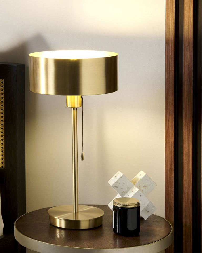 Metal bordlampe guld med USB-port ARIPO