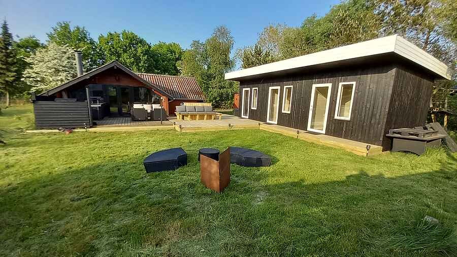 Renoveret Sommerhus med udendørs spa på Lolland