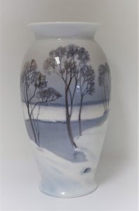 Bing & Grøndahl. Vase. Model 8531/370. Højde 25 cm. (1 sorte