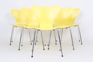 Arne Jacobsen 3107, 6 gule stole Fritz Hansen